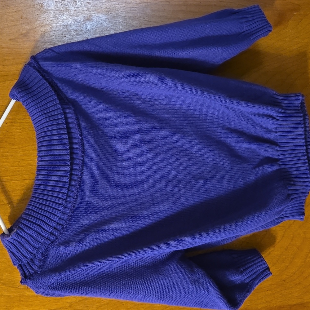 Vintage Sweater: Size Small: C